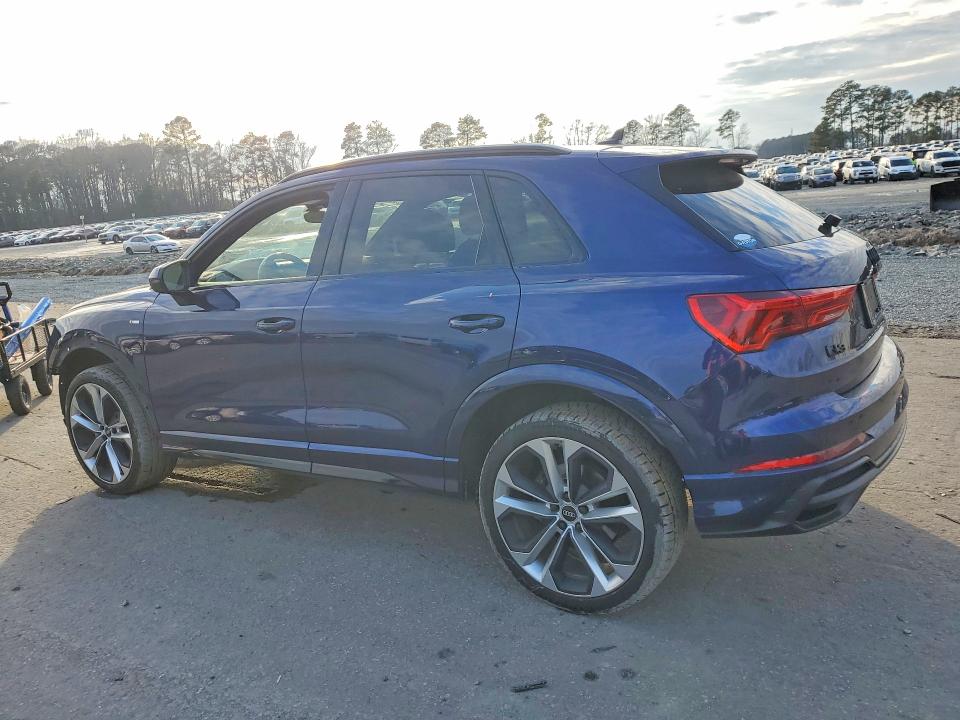 Zdjęcie 2 z aukcji – 2021 AUDI Q3 z VIN WA1EECF32M1140443