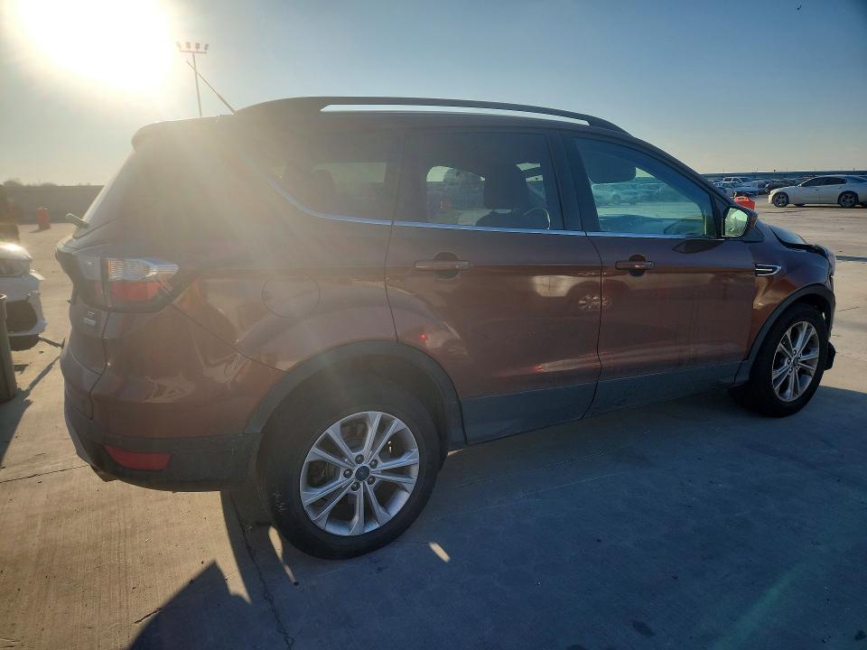 Zdjęcie 3 z aukcji – 2017 FORD ESCAPE SE z VIN 1FMCU0GD2HUB14110
