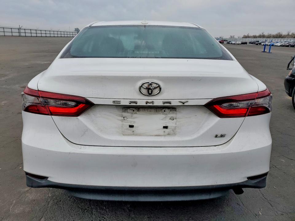 Photo 6 from auction – 2022 TOYOTA CAMRY with VIN 4T1C11AK4NU626422