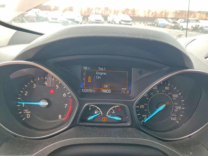 Photo 9 from auction – 2017 FORD ESCAPE SE with VIN 1FMCU0GDXHUD06228