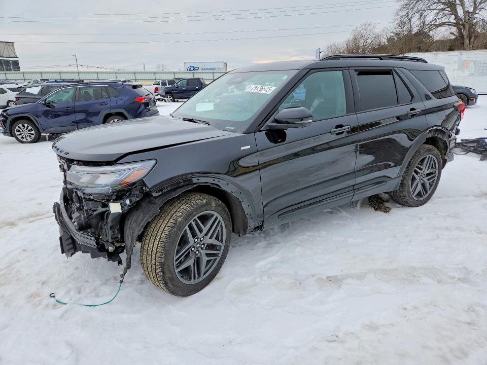 FORD EXPLORER 2025 مع رقم تعريف المركبة 1FMUK8KH4SGC67127 - صورة من المزاد