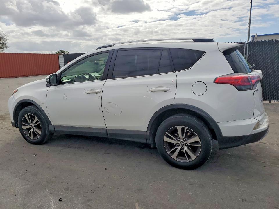 Photo 2 from auction – 2018 TOYOTA RAV4 ADVEN with VIN JTMWFREV0JJ171229