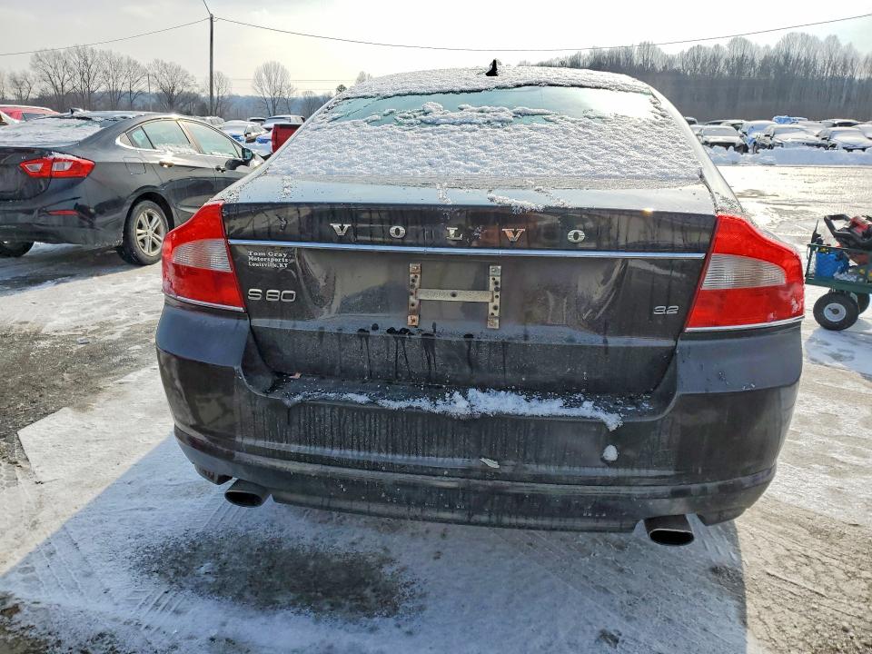Фото 6 с аукциона – 2010 VOLVO S80 3.2 с VIN YV1960AS2A1126596