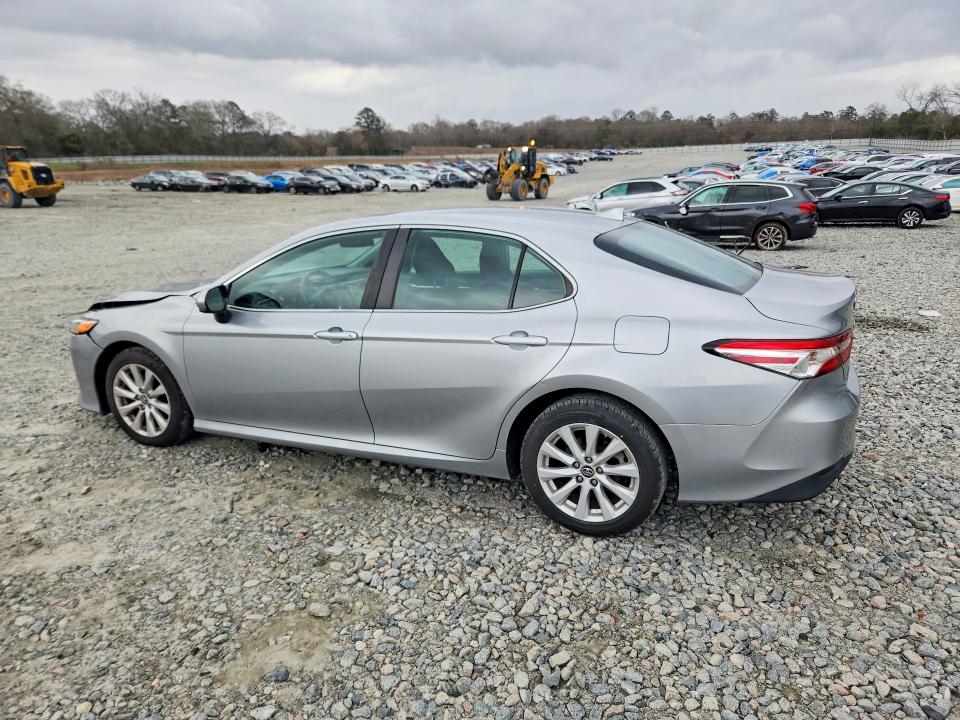 Photo 2 from auction – 2019 TOYOTA CAMRY with VIN 4T1B11HK0KU781952