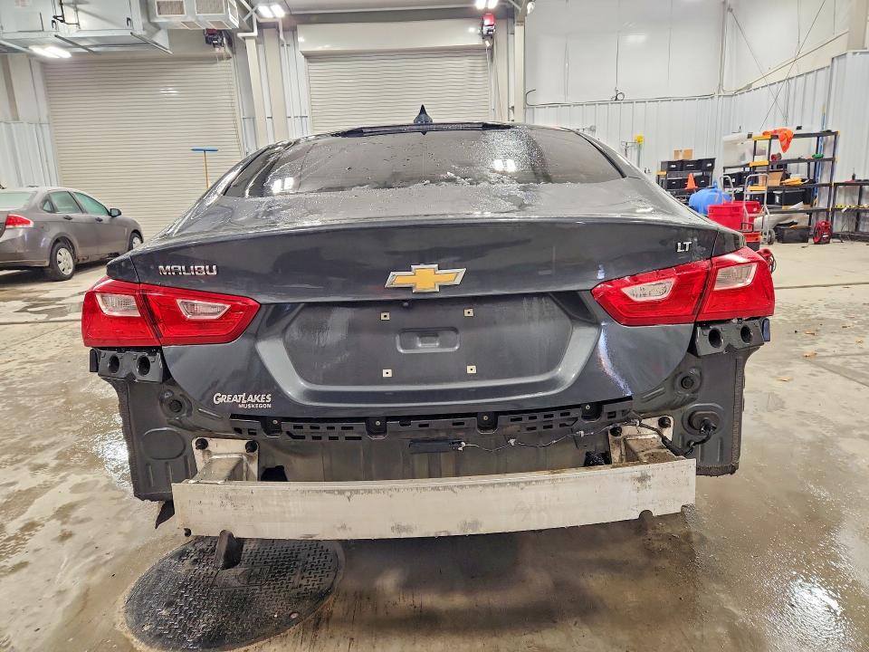 Photo 6 from auction – 2017 CHEVROLET MALIBU with VIN 1G1ZE5ST2HF114175