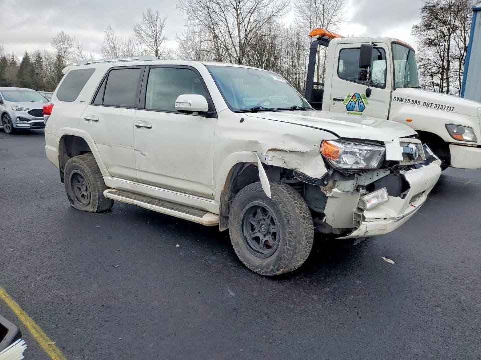 Photo 4 from auction – 2011 TOYOTA 4RUNNER SR with VIN JTEBU5JRXB5064460
