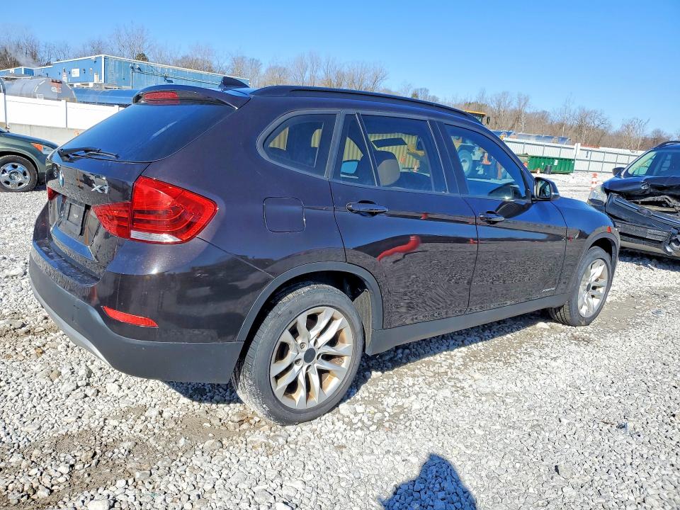 Foto 3 de la subasta – 2015 BMW X1 con VIN WBAVL1C58FVY28848