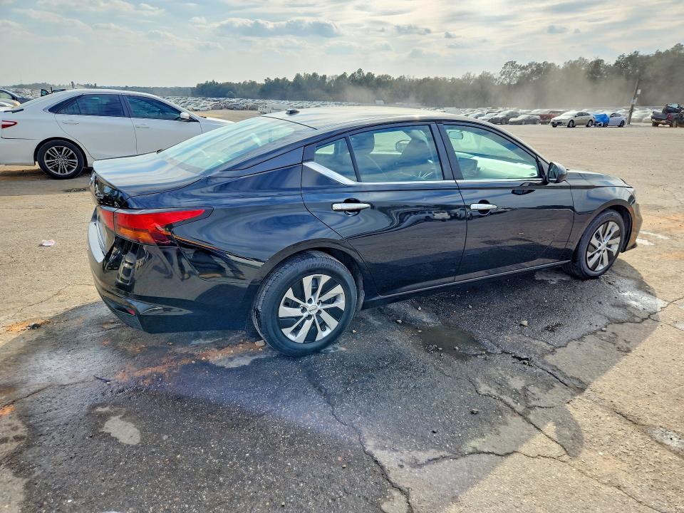 Photo 3 from auction – 2020 NISSAN ALTIMA with VIN 1N4BL4BV9LC136121