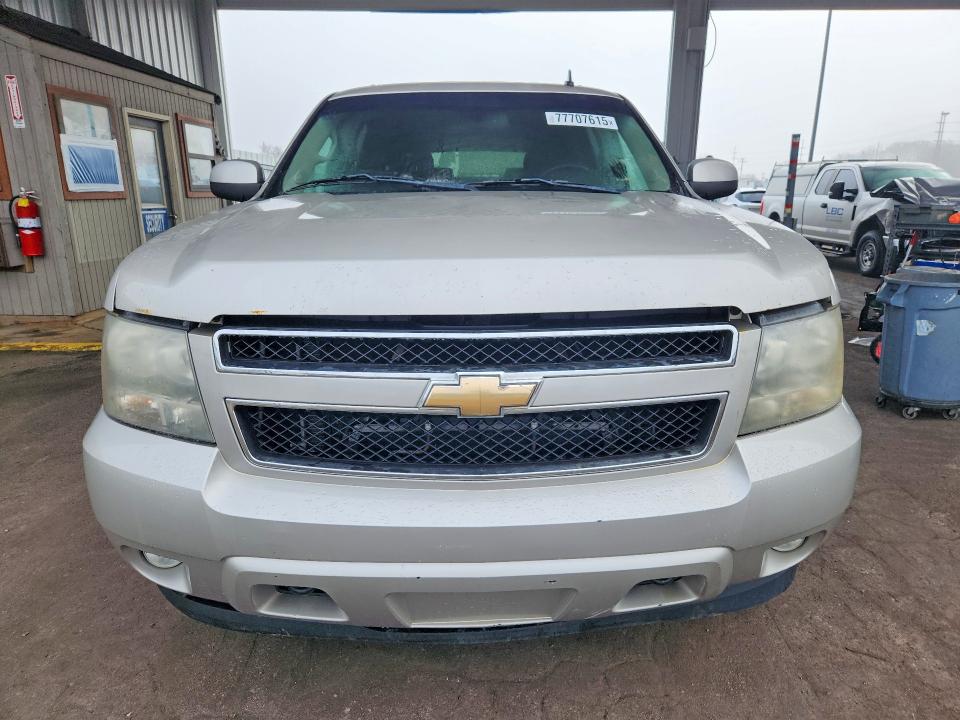 Photo 5 from auction – 2009 CHEVROLET SUBURBAN with VIN 1GNFK26349R224342