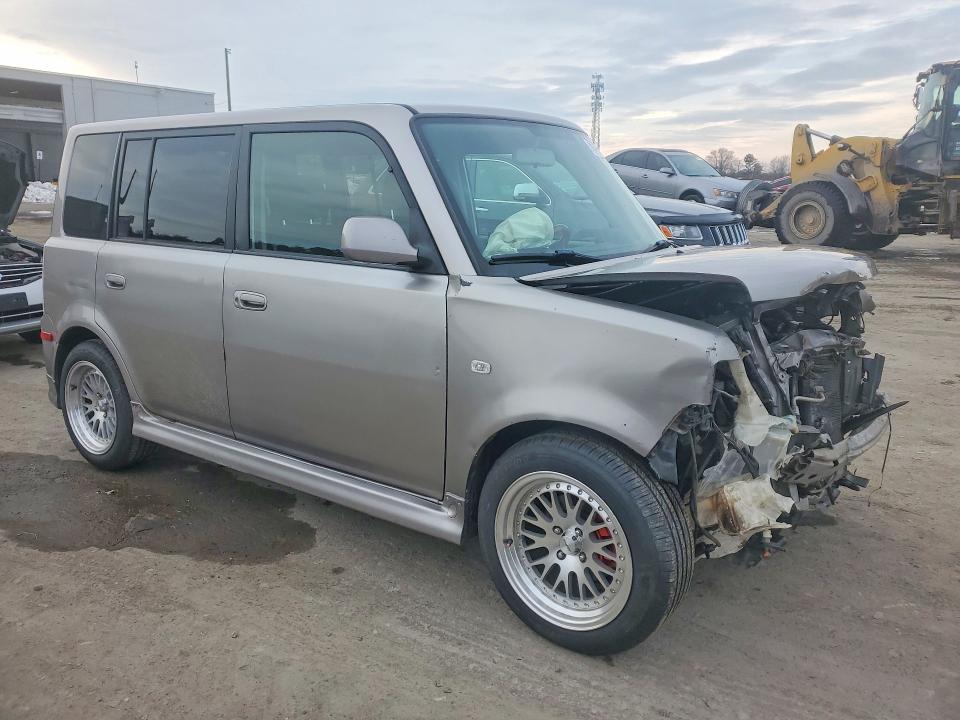 Photo 4 from auction – 2005 TOYOTA SCION XB with VIN JTLKT324X50196848