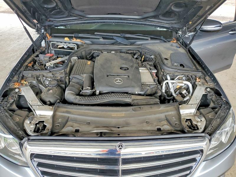 Photo 11 from auction – 2017 MERCEDES-BENZ E 300 with VIN WDDZF4JB8HA288827