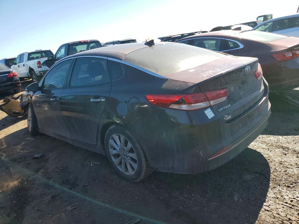 Photo 2 from auction – 2017 KIA OPTIMA with VIN 5XXGT4L38HG133683