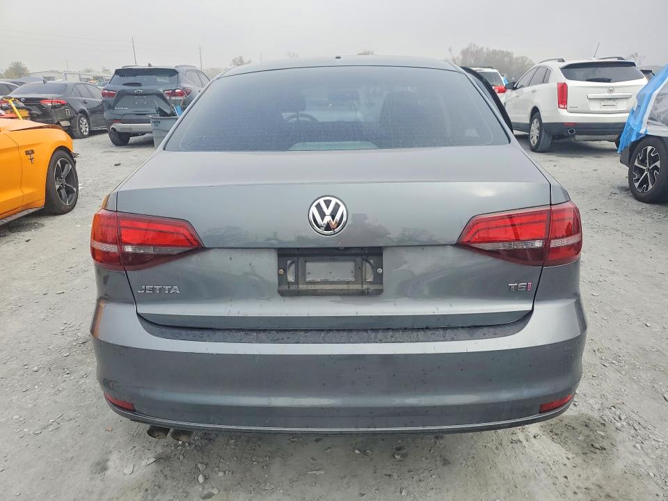 Photo 6 from auction – 2018 VOLKSWAGEN JETTA with VIN 3VW2B7AJXJM242776