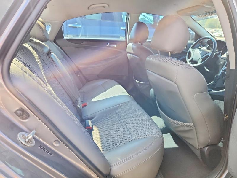 Photo 10 from auction – 2012 HYUNDAI SONATA with VIN 5NPEC4AB3CH371875