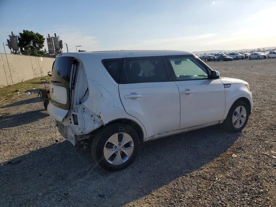 Photo 3 from auction – 2016 KIA SOUL with VIN KNDJN2A26G7391951
