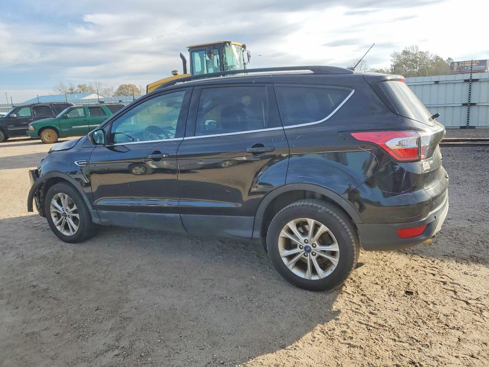 Photo 2 from auction – 2018 FORD ESCAPE SE with VIN 1FMCU9GDXJUD53088
