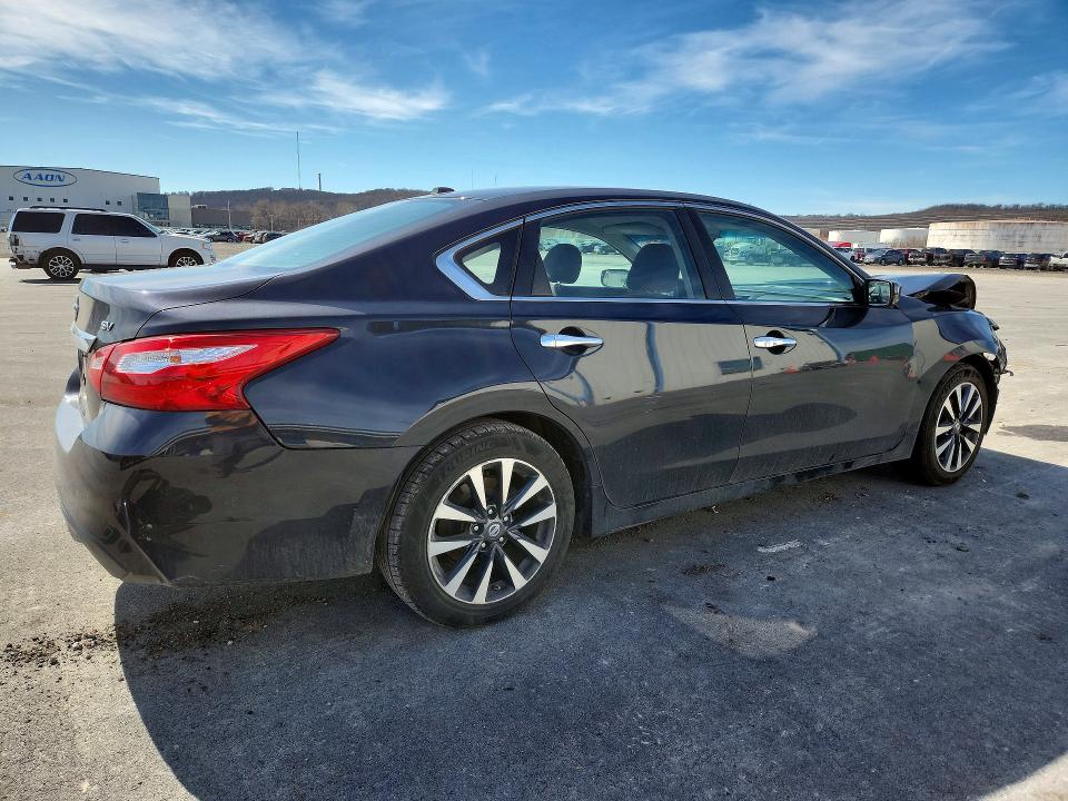 Photo 3 from auction – 2017 NISSAN ALTIMA with VIN 1N4AL3AP8HC111257
