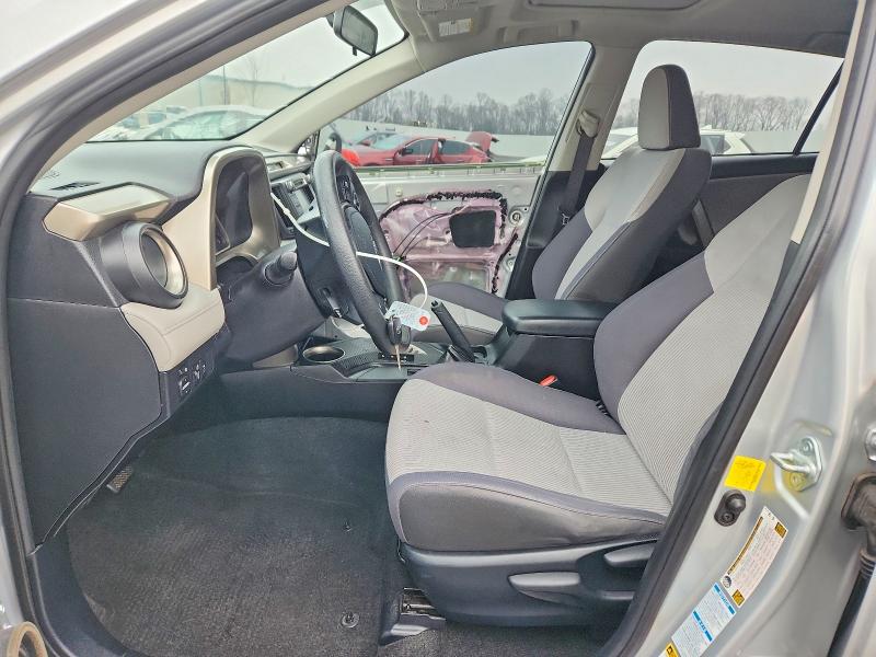 Photo 7 from auction – 2015 TOYOTA RAV4 XLE with VIN JTMRFREV2FD112170