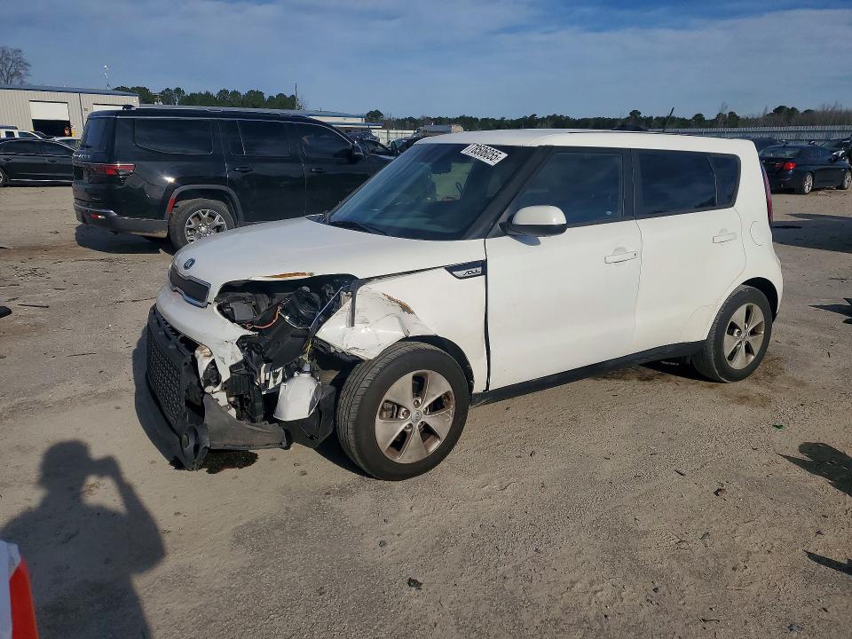 KIA SOUL 2016 with VIN KNDJN2A28G7257345 - Photo from auction
