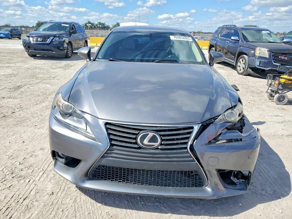 Photo 5 from auction – 2016 LEXUS IS with VIN JTHBA1D2XG5010117