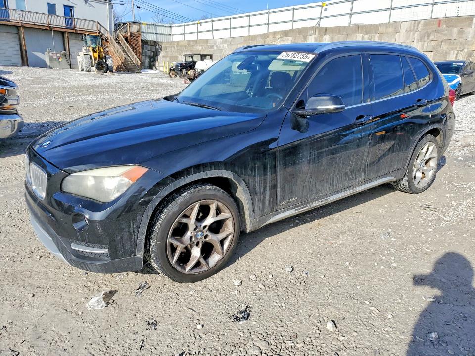 BMW X1 XDRIVE2 2014 with VIN WBAVL1C57EVY10887 - Photo from auction