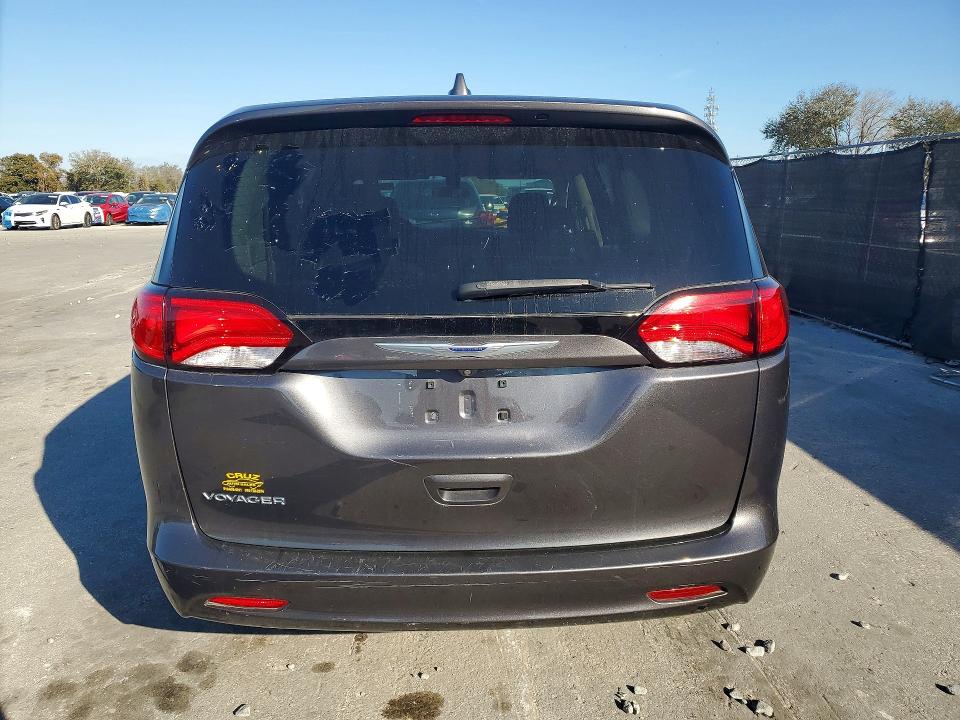 Photo 6 from auction – 2020 CHRYSLER VOYAGER LX with VIN 2C4RC1CG7LR248253