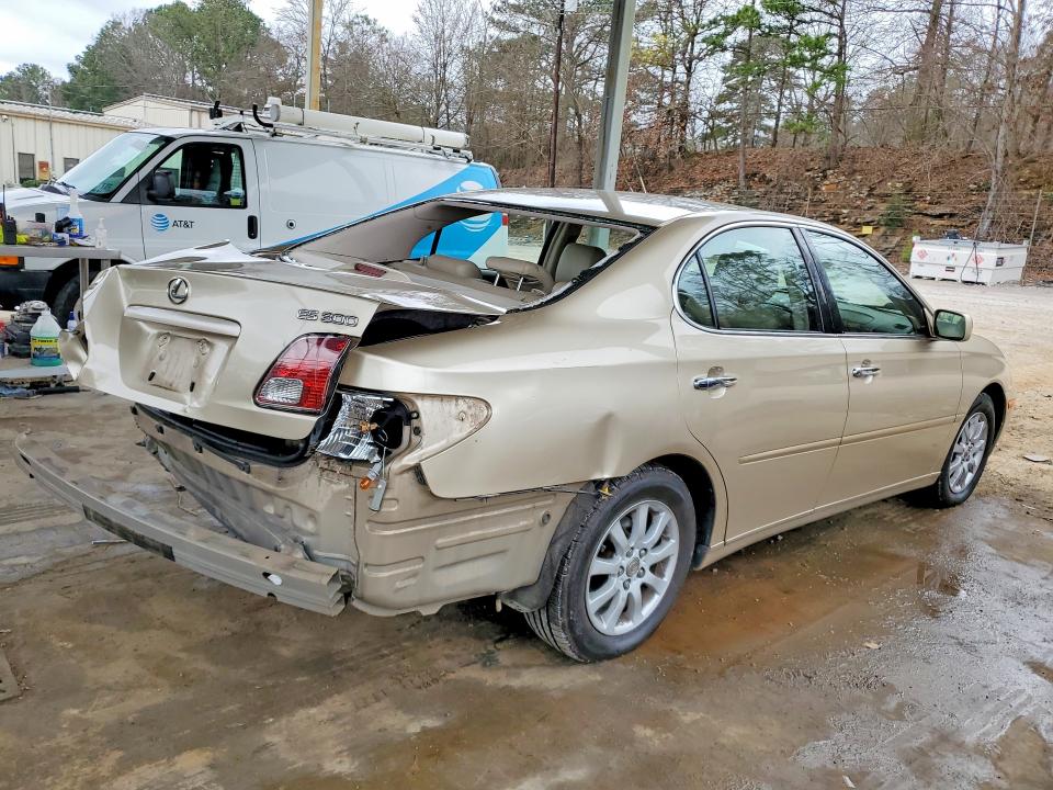 Photo 3 from auction – 2003 LEXUS ES with VIN JTHBF30G136009215