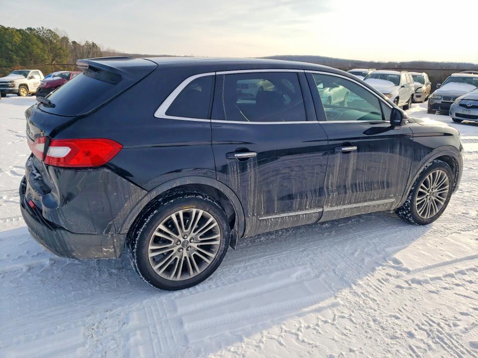 Photo 3 from auction – 2016 LINCOLN MKX RESERV with VIN 2LMTJ8LR8GBL62377