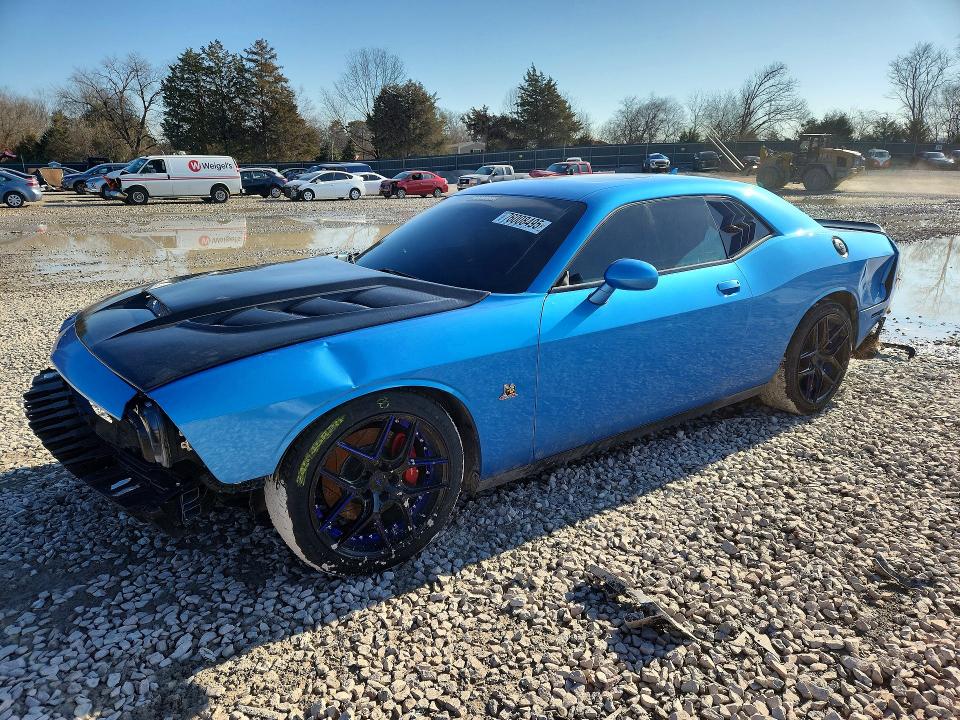 DODGE CHALLENGER 2018 with VIN 2C3CDZFJ8JH304944 - Photo from auction