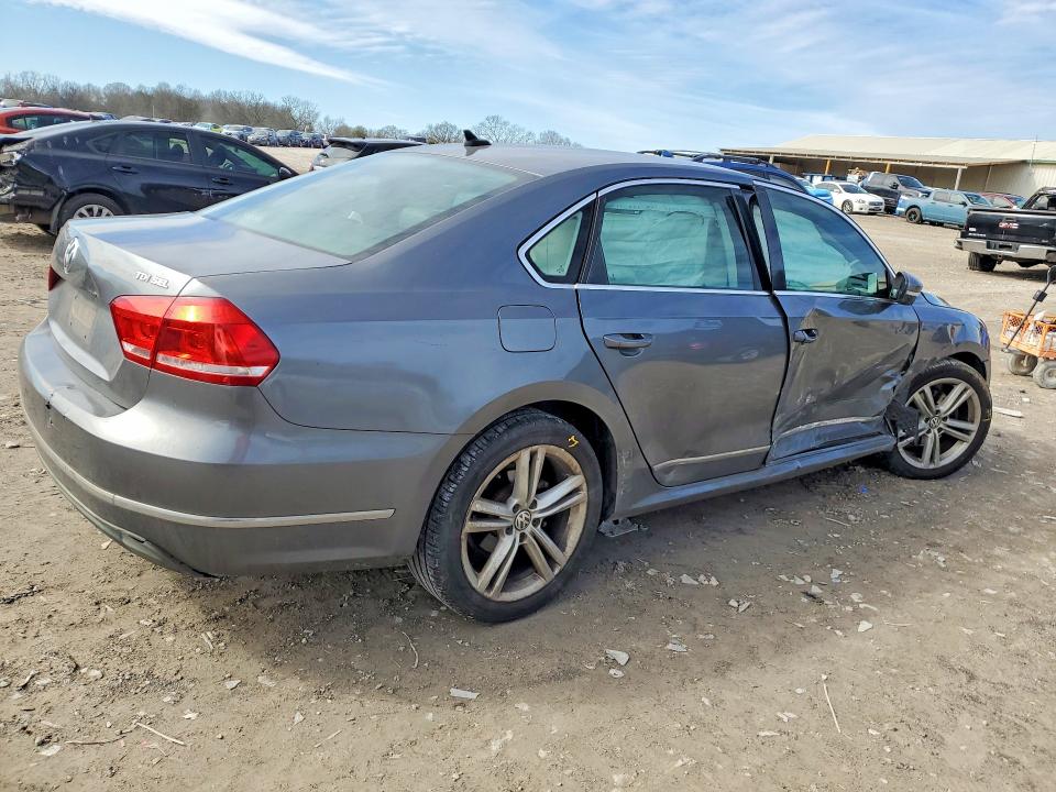 Photo 3 from auction – 2014 VOLKSWAGEN PASSAT with VIN 1VWCN7A38EC073393