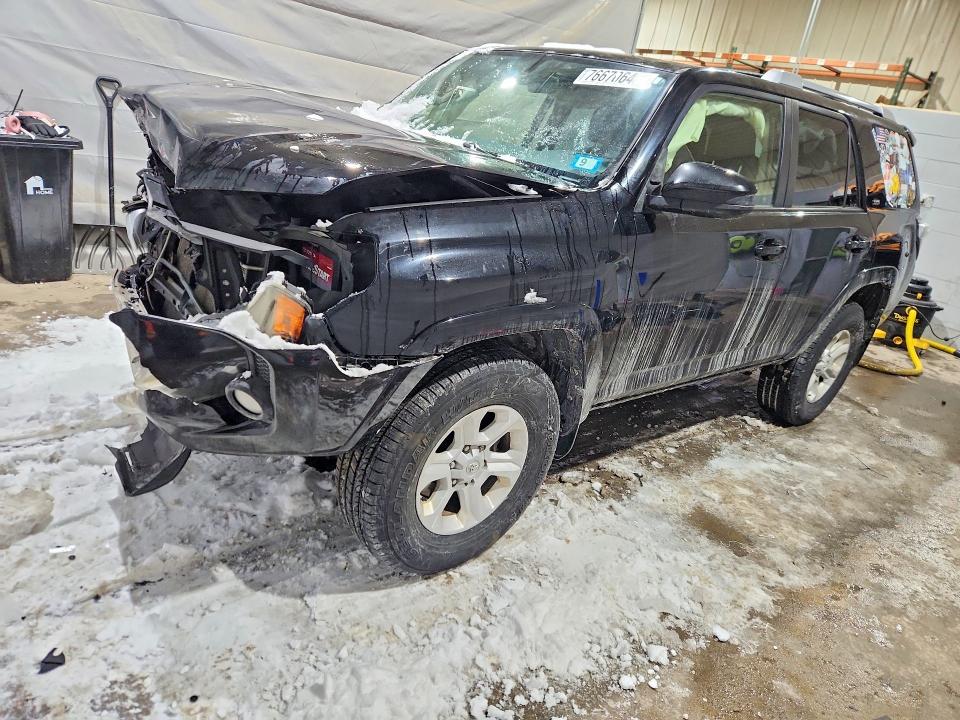 صورة رقم 1 من المزاد - 2014 TOYOTA 4RUNNER SR مع VIN JTEBU5JR5E5179116