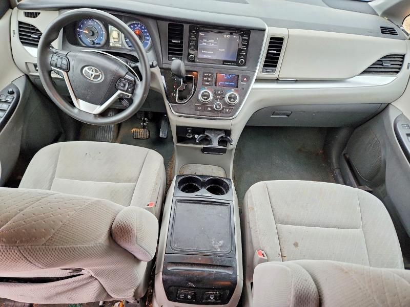 Photo 8 from auction – 2018 TOYOTA SIENNA LE with VIN 5TDKZ3DCXJS942947
