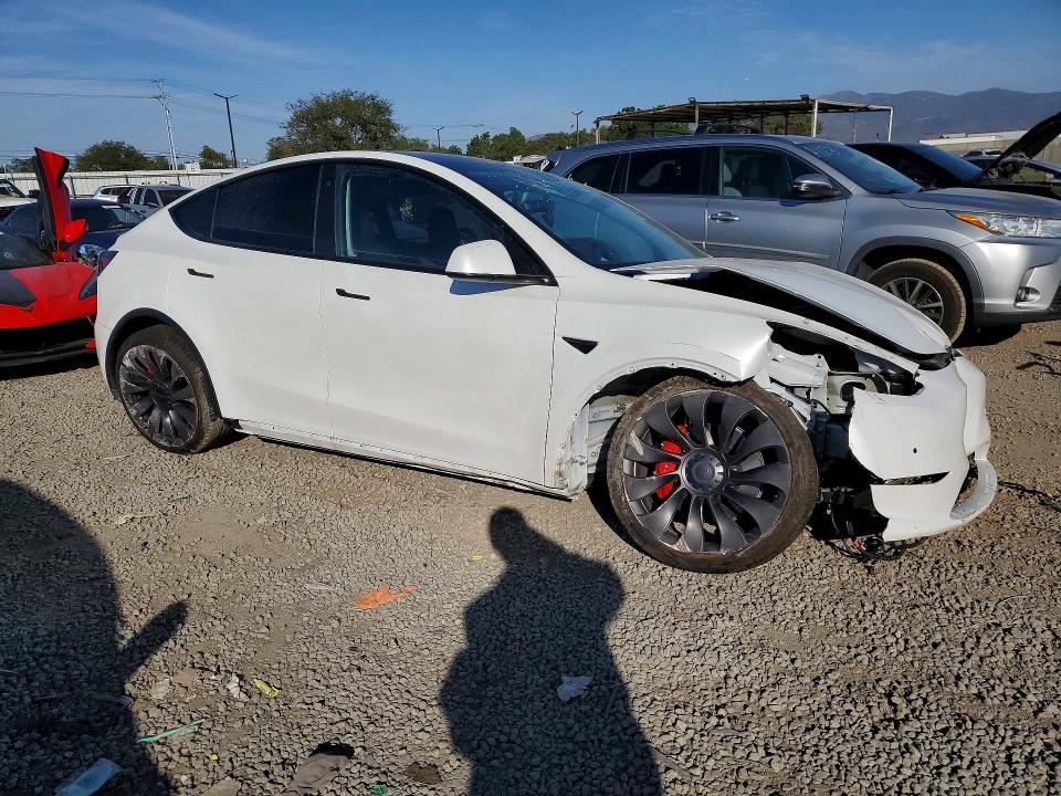 Photo 4 from auction – 2020 TESLA MODEL Y with VIN 5YJYGDEF6LF009861