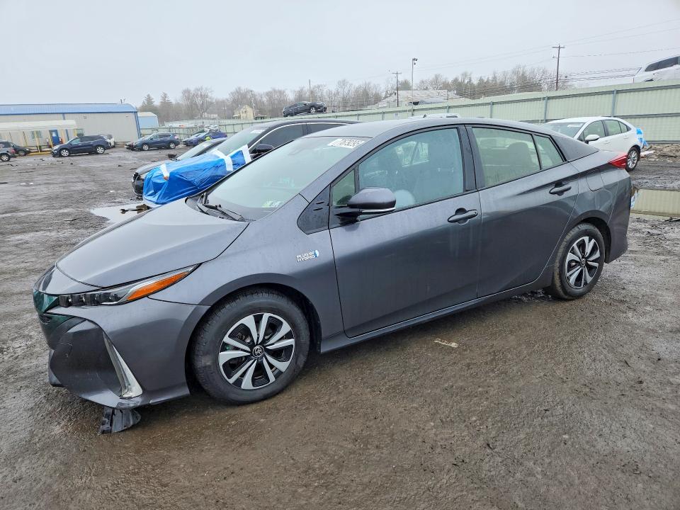 TOYOTA PRIUS PRIM 2017 with VIN JTDKARFP8H3037354 - Photo from auction