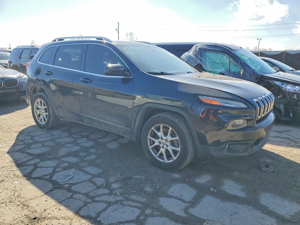 Photo 4 from auction – 2016 JEEP CHEROKEE with VIN 1C4PJLCS4GW108610