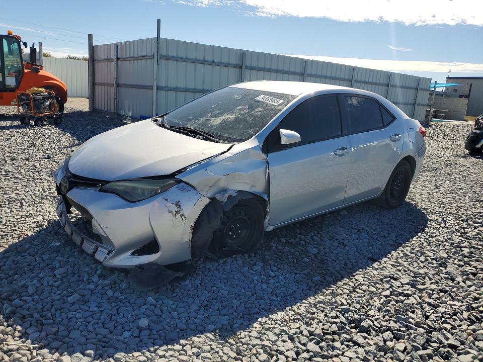 TOYOTA COROLLA L 2017 مع رقم تعريف المركبة 5YFBURHE1HP704419 - صورة من المزاد