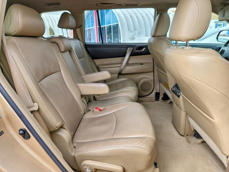 Photo 11 from auction – 2010 TOYOTA HIGHLANDER with VIN 5TDJK3EH2AS011188