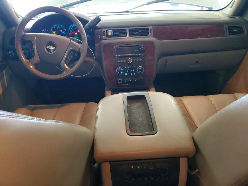 Photo 8 from auction – 2011 CHEVROLET SUBURBAN with VIN 1GNSKJE30BR113254
