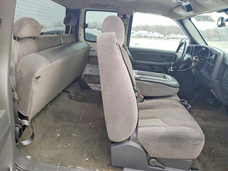 Photo 10 from auction – 2006 CHEVROLET SILVERADO with VIN 1GCEC19Z96Z215661