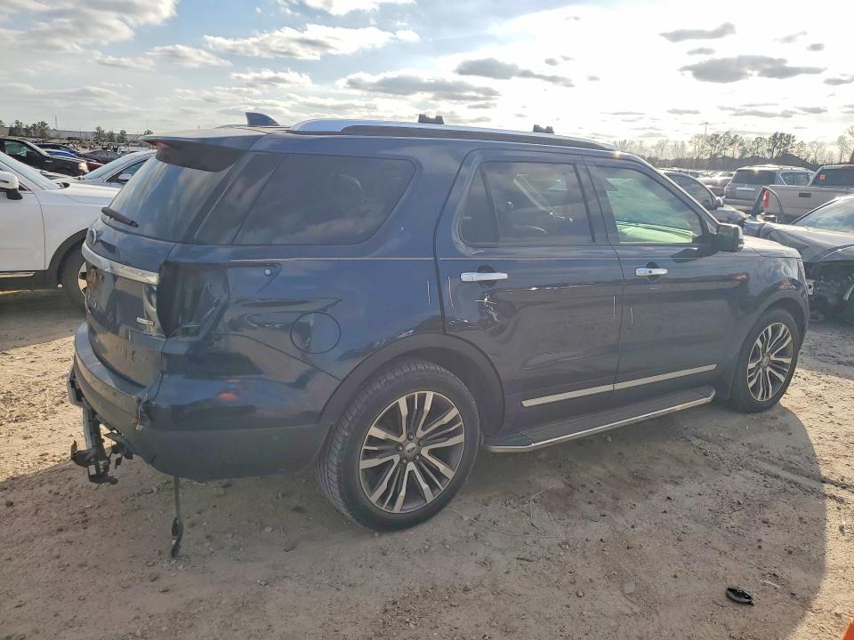 Photo 3 from auction – 2017 FORD EXPLORER with VIN 1FM5K8HTXHGE02409