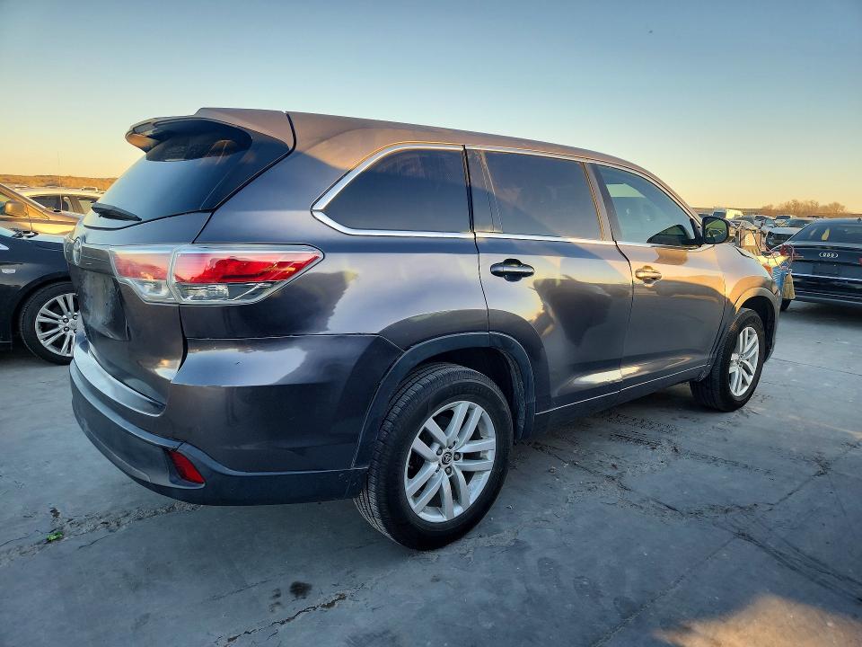 Photo 3 from auction – 2016 TOYOTA HIGHLANDER with VIN 5TDZARFH0GS018303