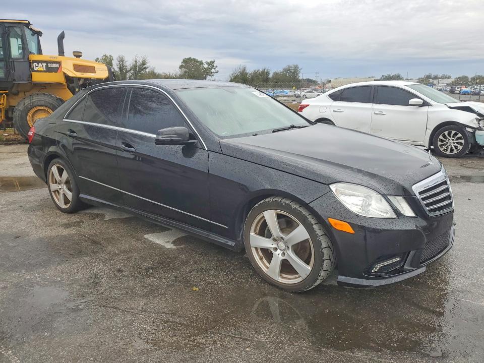 صورة رقم 4 من المزاد - 2011 MERCEDES-BENZ E مع VIN WDDHF5GB3BA320325