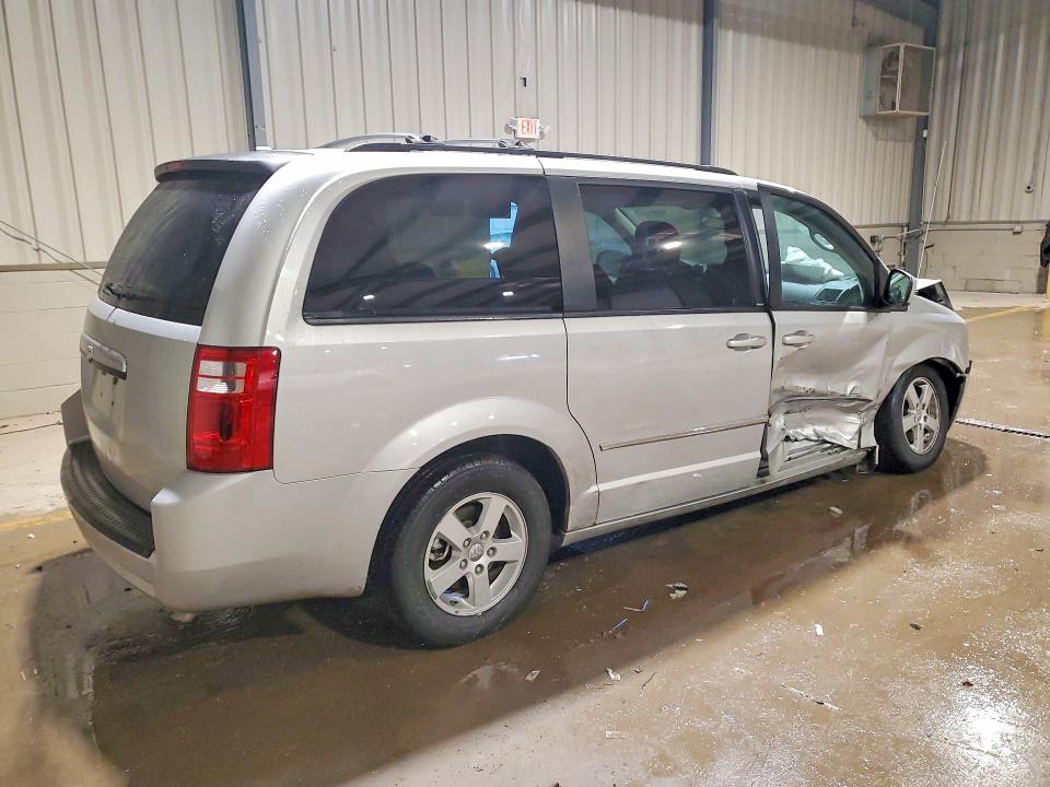Photo 3 from auction – 2010 DODGE GRAND CARAVAN with VIN 2D4RN5D18AR488231