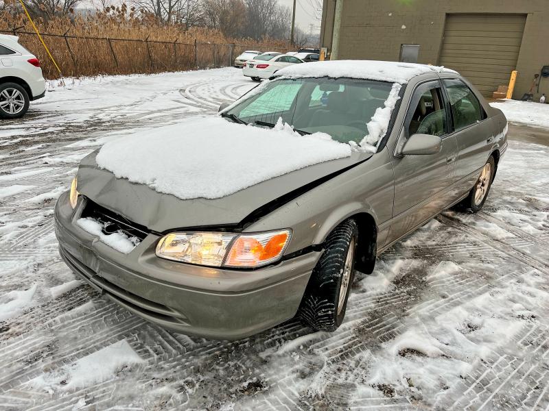 Photo 2 from auction – 2000 TOYOTA CAMRY LE with VIN 4T1BF28K0YU101855