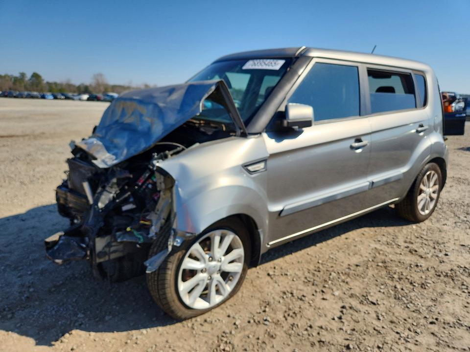 KIA SOUL 2013 with VIN KNDJT2A51D7527947 - Photo from auction