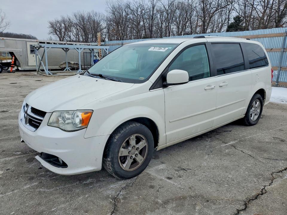 DODGE GRAND CARAVAN 2011 with VIN 2D4RN5DG3BR679352 - Photo from auction