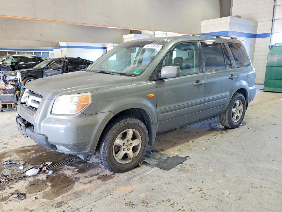 HONDA PILOT EXL 2007 with VIN 5FNYF28647B043693 - Photo from auction