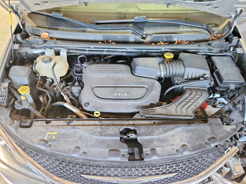 Photo 12 from auction – 2017 CHRYSLER PACIFICA T with VIN 2C4RC1EG9HR821948