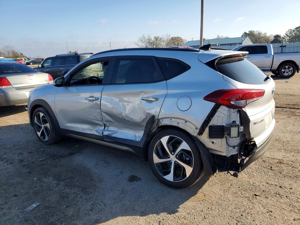 Photo 2 from auction – 2016 HYUNDAI TUCSON with VIN KM8J33A28GU030715