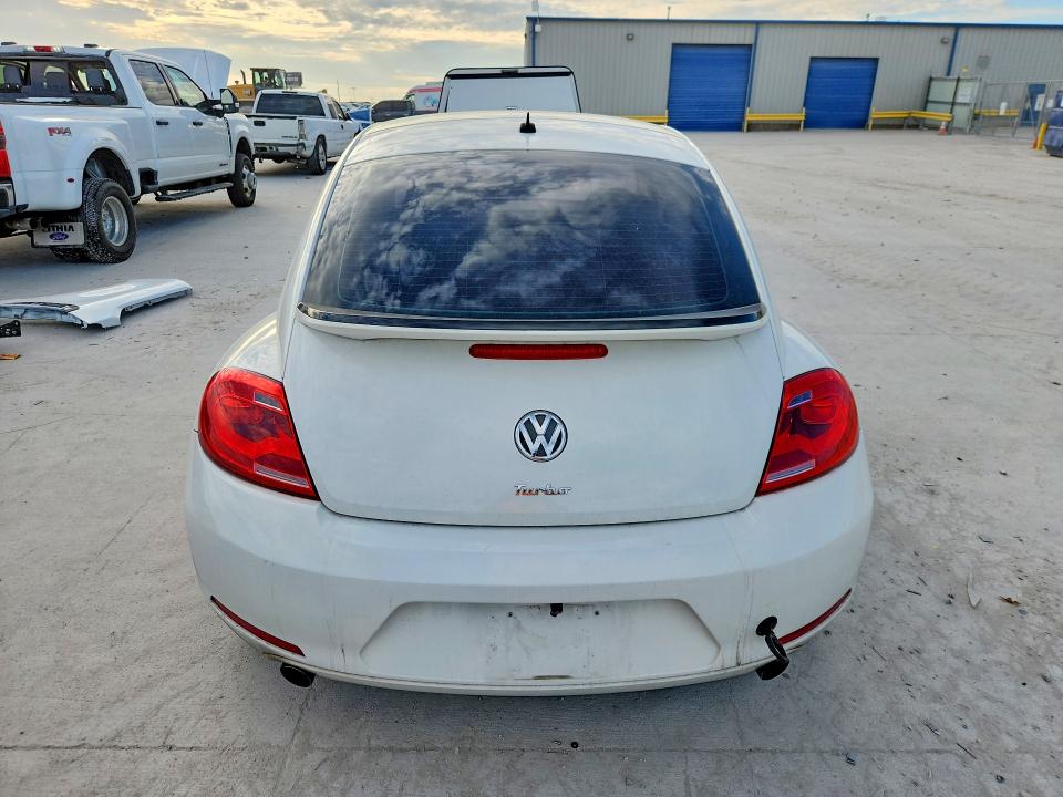 Photo 6 from auction – 2012 VOLKSWAGEN BEETLE TUR with VIN 3VWVA7AT6CM621648
